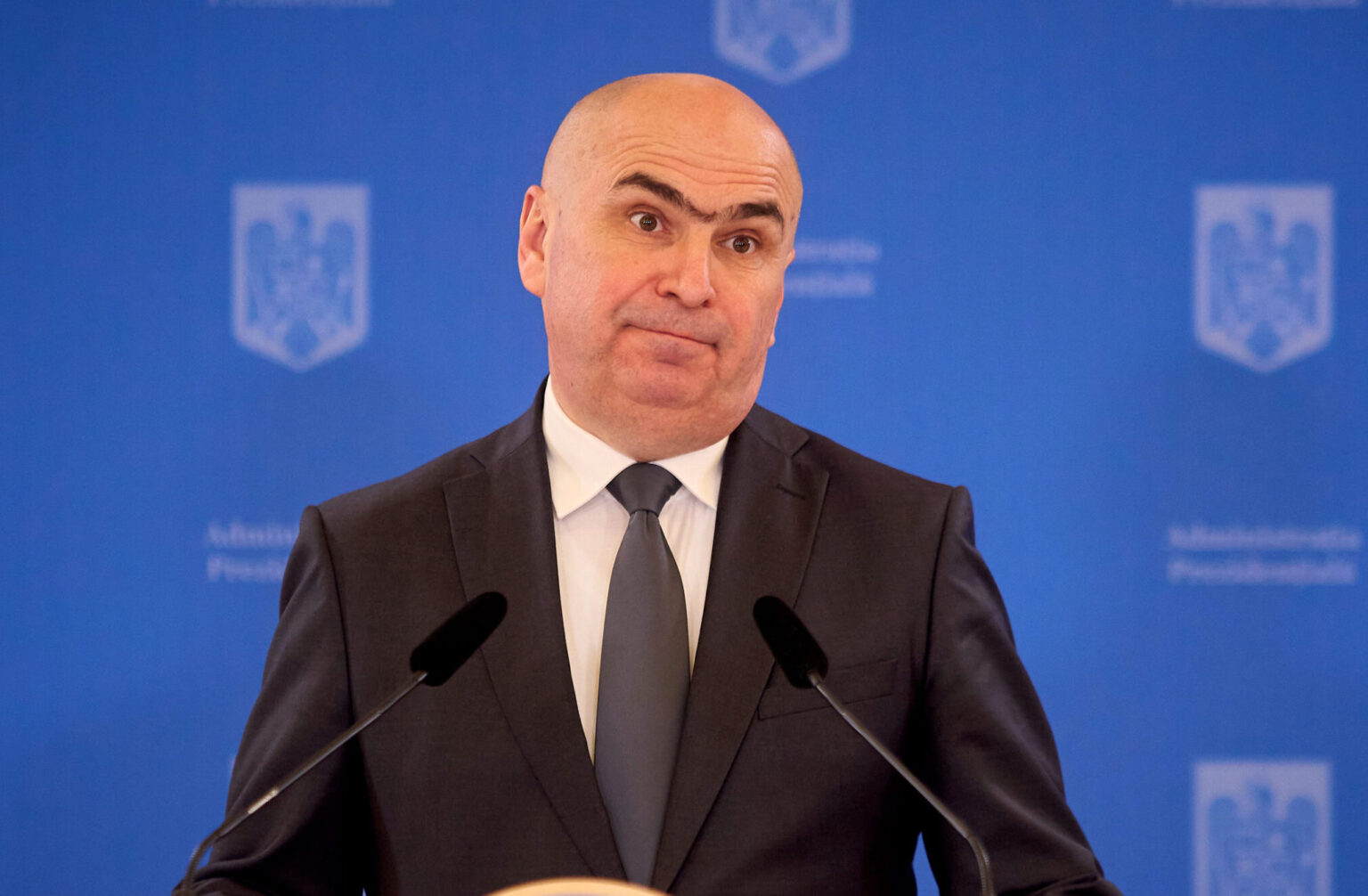 sfantu ilie candoare bolojanf09f9887 zice ca n a stat ilegal in celebra vila din primaverii din care a fost dat afara basescu doar a fost mutat acolo si habar n avea ca 68ff25b69fb88