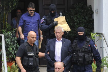 sorin oprescu retinut in grecia langa aeroportul din salonic ministerul justitiei vrea ca fostul primar al capitalei sa fie extradat 68e220ec464b5