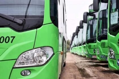 stb ar urma sa cumpere in leasing autobuze pentru linia 100 si alte trasee aglomerate din bucuresti un singur ofertant s a inscris la licitatie 69038b917207b