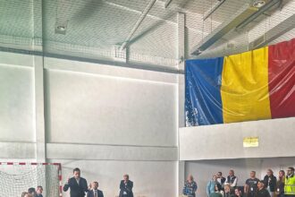 stelian bujduveanu intalnire cu proprietarii apartamentelor din imobilul afectat de explozia din cartierul rahova 68fb0174ed8b7