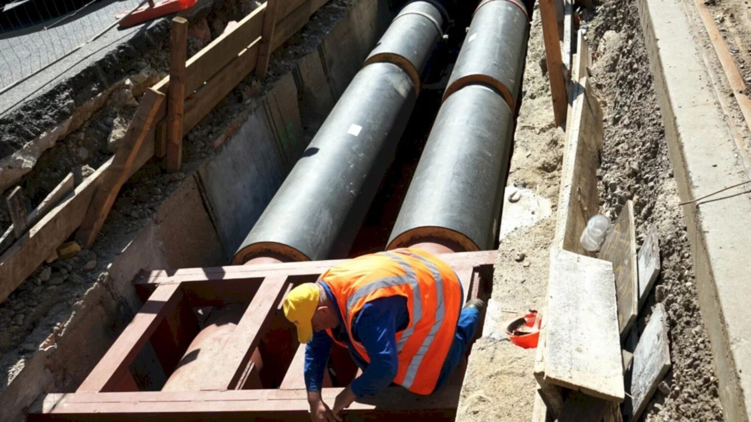 termo alert pana sa fie bine o sa fie rau bucuresteni din sectoarele 2 3 si 4 raman fara apa calda si caldura se termina lucrari de modernizare la reteaua de termoficare 68eccf1bd06e0