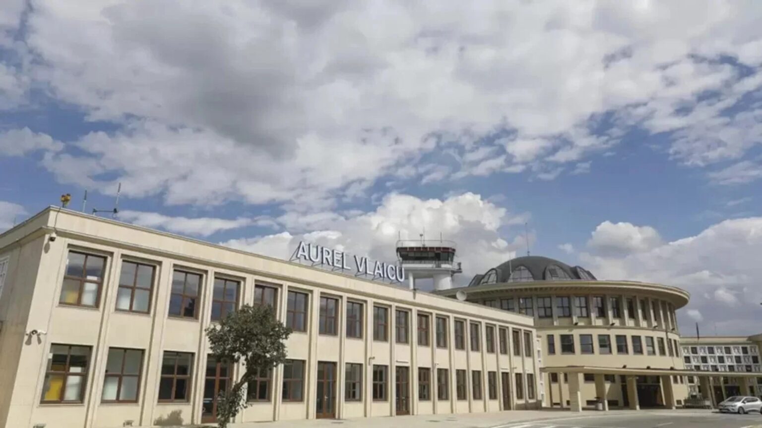 un avion mic a aterizat gresit pe aeroportul baneasa incidentul a deviat zboruri la otopeni 690487c299dcf