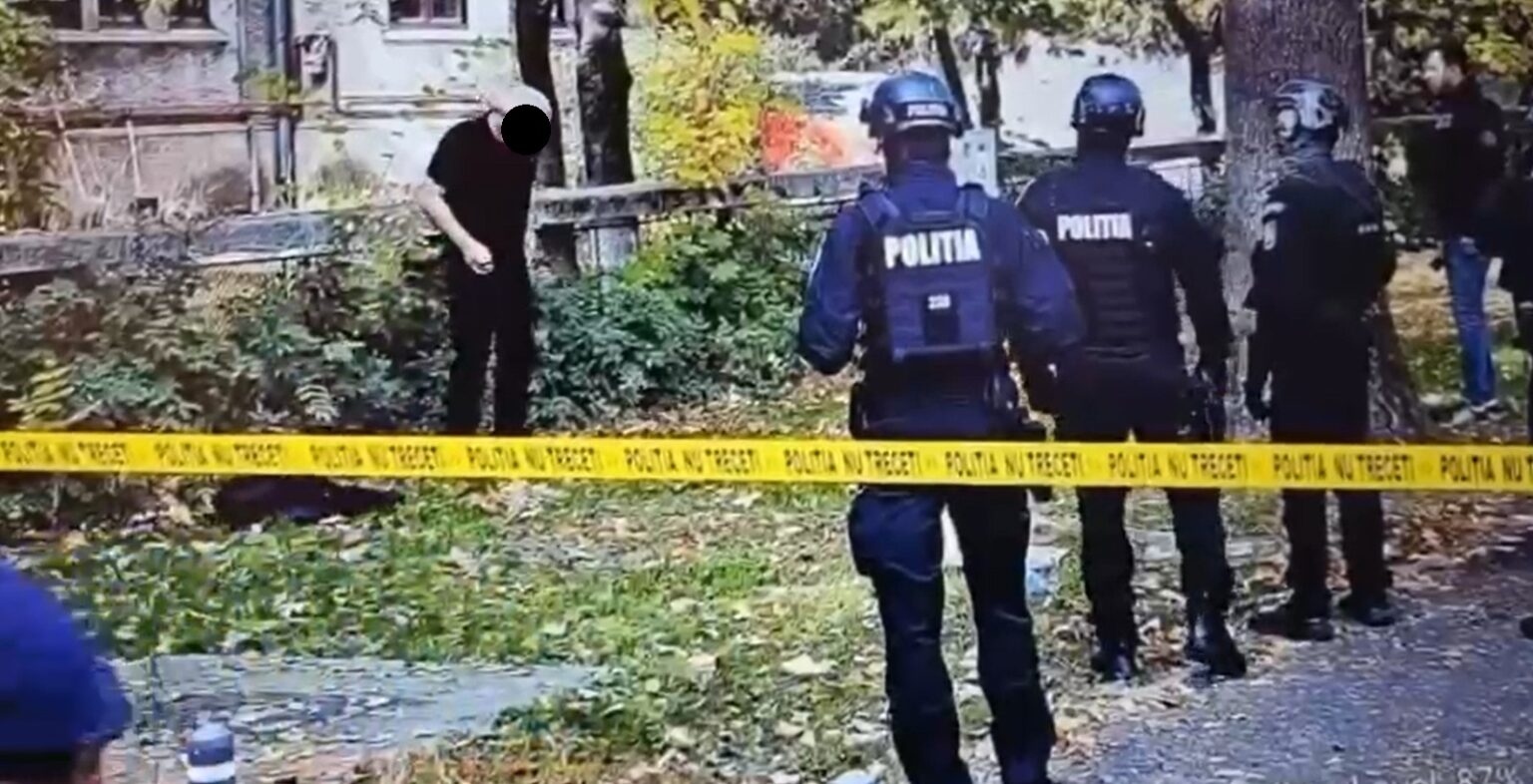 un barbat a vrut sa si dea foc pe soseaua kiseleff negociatorii l au convins sa renunte e disperat dupa ce ar fi pierdut mai multe terenuri in constanta 68f77e38ec6a7