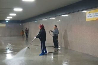 video baluta moment de marinimie la pasajele pietonale de la sudului pmb trebuia sa se ocupe dar le spalam noi acum cere consilierilor administrarea acestor obiective 68e7d775a54c7