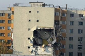 video doi locatari din blocul distrus au fost proiectati de explozie in cladirea vecina noi detalii teribile ale tragediei din rahova 68f22d8a7fdb0