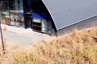 video exclusiv caz tipic de risipa a banilor publici un bazin de inot construit in urma cu 7 ani nu a fost folosit niciodata acum s a degradat 68de03e455dba