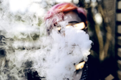 video m am apucat dintr o prostie tigarile electronice o capcana periculoasa pentru tineri motivele care ii imping spre fumat 68edd5e386eef