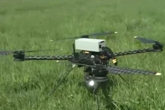 video romania produce primele drone militare la brasov aparatele vor putea fi folosite atat pentru supraveghere cat si pentru atac 6901aa7248981