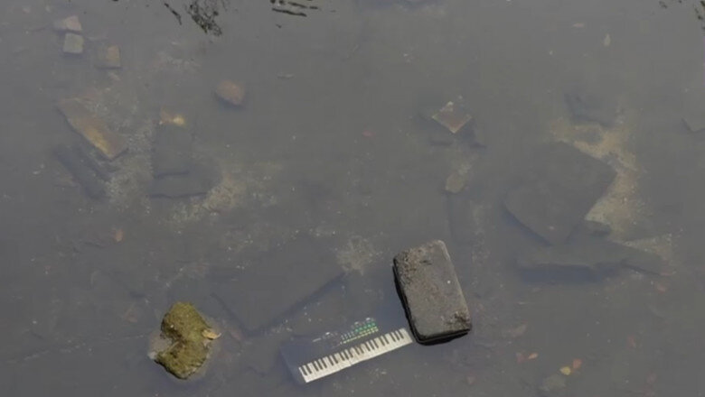 video starea deplorabila a raului dambovita din capitala scoasa la iveala odata cu lucrarile din piata unirii ce se afla pe fundul acestuia 68ffa2208499e