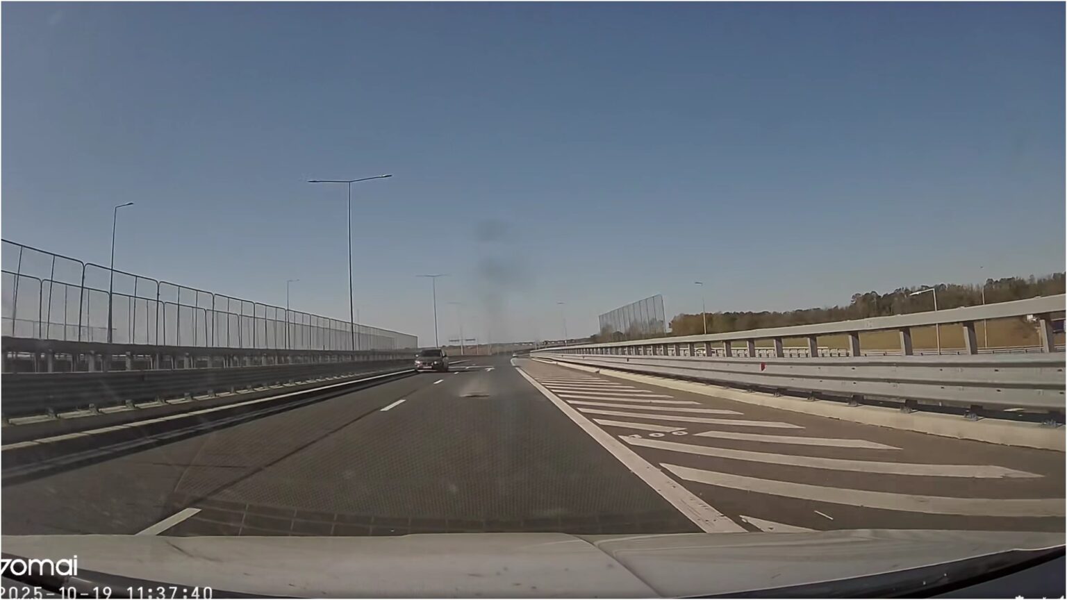 video un sofer de bmw circula pe contrasens pe autostrada bucurestiului a0 martor a fost pe sens jilava spre bragadiru 68f4e59badaac