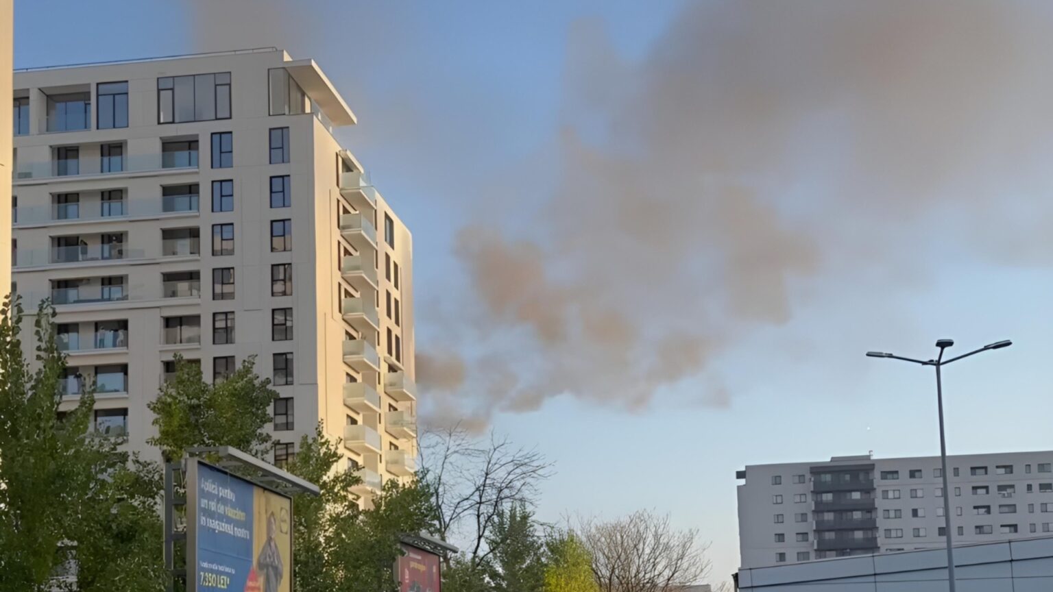 17 persoane au fost transportate la spital in urma incendiului din complexul rezidential one cotroceni un barbat de 60 de ani este internat la sectia terapie intensiva 6921a2894d289