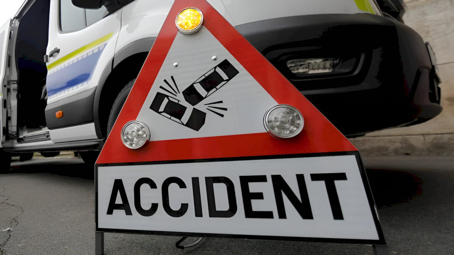 accident cu tramvai vs auto la prima ora in bucuresti in intersectia dintre soseaua oltenitei si vitan barzesti linii stb blocate trafic infernal in zona pe ambele artere 6912cdadb5af0