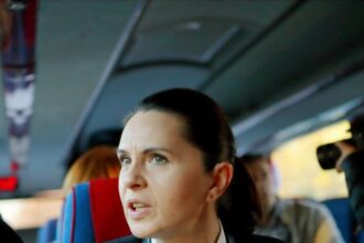 adriana saftoiu si robert schwartz propusi de consiliile de administratie ale srtv si srr ca presedinti directori generali 691cab6494d98