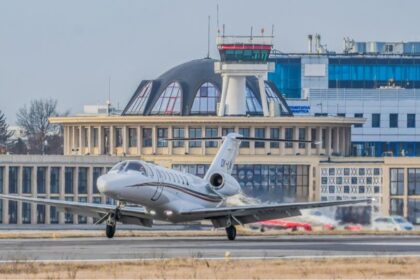 aeroportul baneasa ar putea deveni un city airport doar cu zboruri de zi bucurestenii din zona nu mai suporta zgomotul avioanelor 69298ede18277