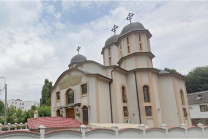 agresiune sexuala asupra unei copile intr o biserica din dristor politistii l au retinut pe agresor care l a muscat pe unul dintre ei cand il imobilizau 6911d3e91d6da