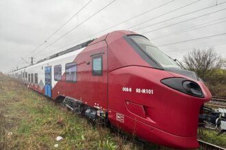 al optulea tren alstom coradia de abia ajuns la bucuresti e in verificari pe ce rute ar urma sa circule si ce se intampla cu celelalte 7 rame 6914748c5de7d