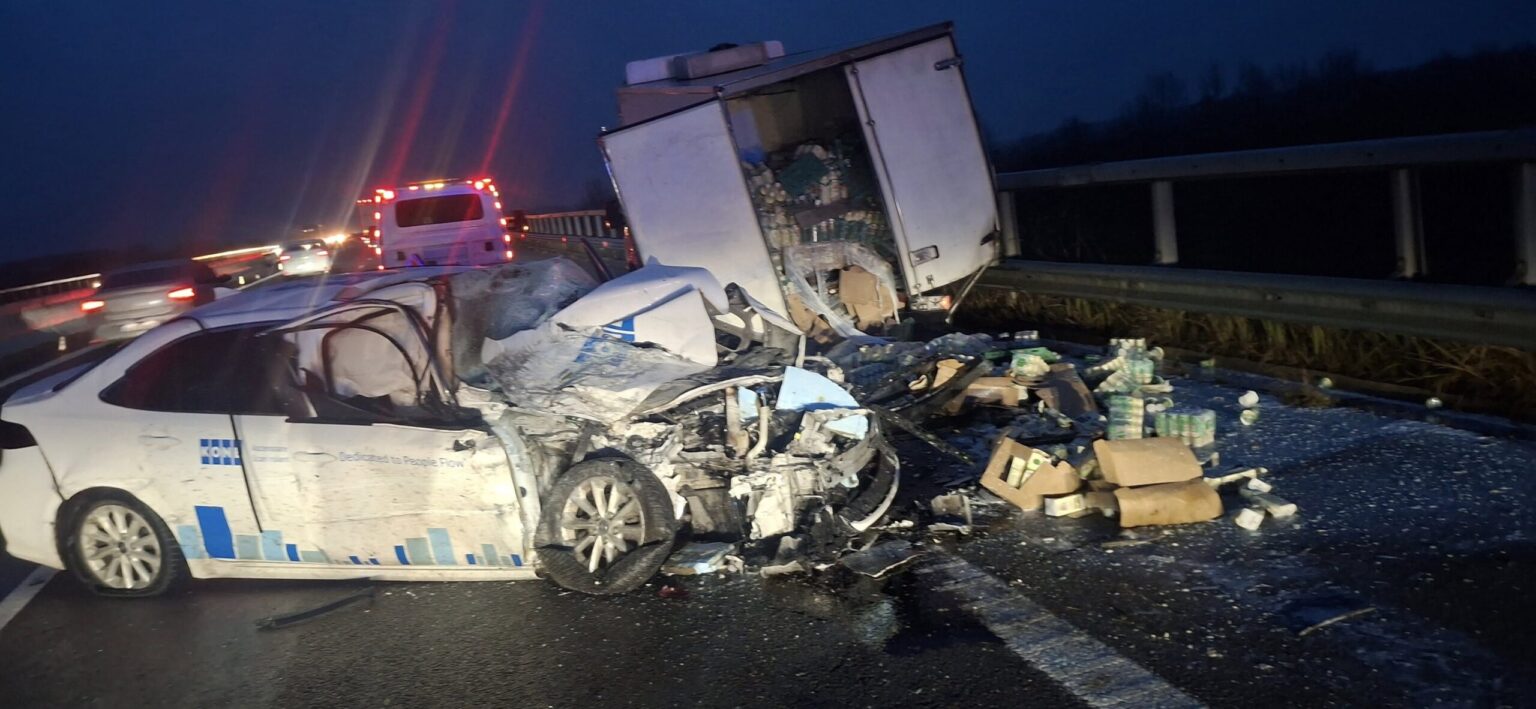 alerta teribil accident in lant dimineata pe a3 pe sensul dinspre bucuresti spre ploiesti trafic dirijat pe autostrada se circula doar pe banda a doua 691d67c514ee3