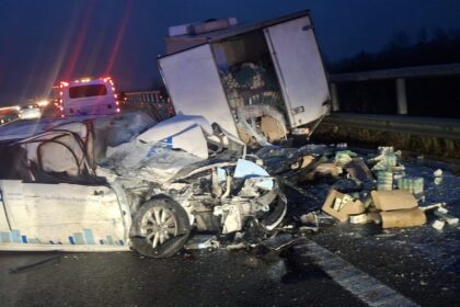 alerta teribil accident in lant dimineata pe a3 pe sensul dinspre bucuresti spre ploiesti trafic dirijat pe autostrada se circula doar pe banda a doua 691d67c514ee3