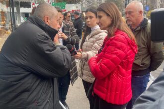 anca alexandrescu in piata obor am gasit de toate produse romanesti oameni muncitori dar si lucrari neterminate si conditii care lasa de dorit 690e2d45987db 1
