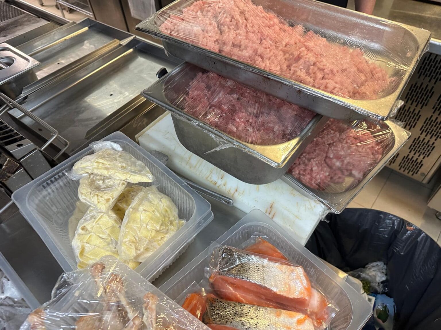 anpc a descoperit nereguli grave la peste 450 de operatori economici alimente mucegaite si echipamente murdare 690e2c11b6c46