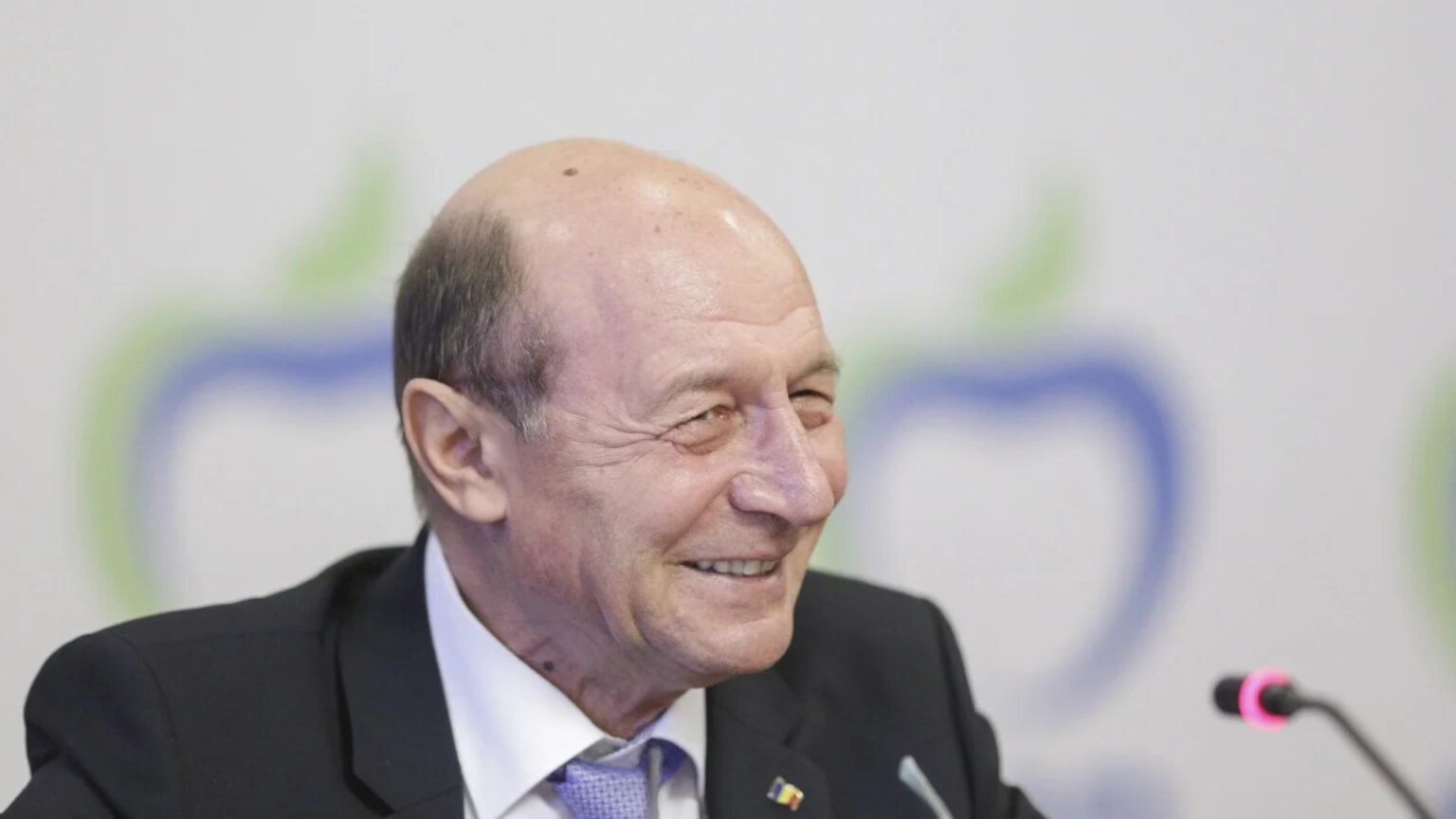 basescu fost primar general al capitalei in tabara desfiintarii sectoarelor nu stiu cu ce o sa va alegeti daca nu se revine la un oras cu administratie unica 690caa041f835