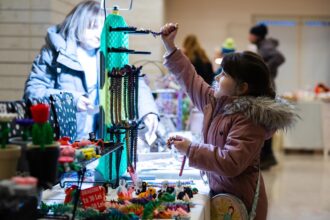 bounty fair bucuresti e29da4efb88f la biblioteca nationala se deschide raftul cu cadouri targul cu obiecte unicat si concerte de jazz si blues 69119760a0eb2