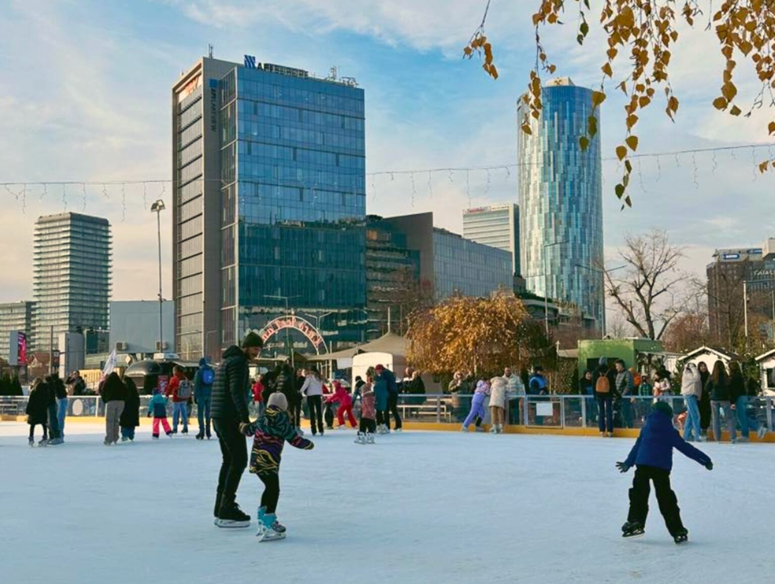 caro iceland patinoarul hotelului din nordul bucurestiului se deschide in weekend e29bb8efb88f lista preturilor si programul pentru sezonul 2025 2026 69256f6481844