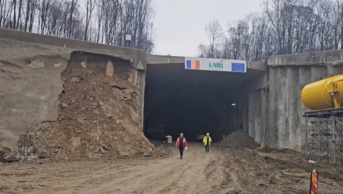 cristian pistol progres major pe autostrada a1 margina holdea a fost finalizata strapungerea unei noi galerii de tunel 69120128d6ac2