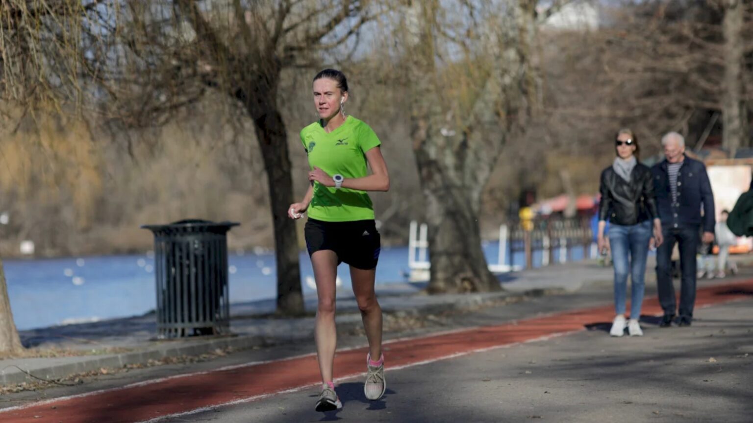 crosul loteriei romane e in weekend pe soseaua kiseleff participarea e gratuita alergatorii pot castiga premii in valoare de 140 000 de lei 692066b7386dd 1