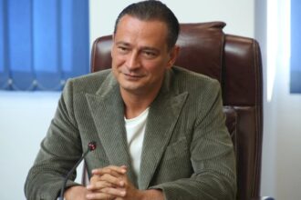 daniel baluta preia astazi conducerea psd bucuresti gabriela firea i a predat stafeta dupa 9 ani pentru a nu suferi in campania electorala 6915f3ebb791c