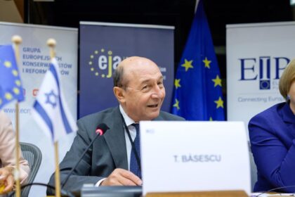 dl basescu ne anunta ca ar iesi in strada pentru bucuresti daca tot vorbim despre oras mai mult ca vin alegerile motivul cum cum e impartit bugetul opera lui nastase 69118ca6aff88