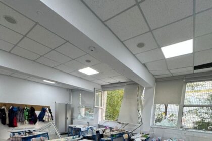 elevii de la liceul dimitrie bolintineanu afectat de explozia din calea rahovei ar putea reveni fizic la scoala de luni 10 noiembrie in spatiile neafectate 690db5b81b1f1