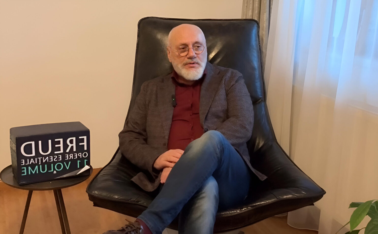 esential alte 7 femei il acuza pe psihoterapeutul cristian andrei de abuzuri sexuale acelasi tipar povestit atingeri in timpul terapiei si initierea unor acte sexuale 69159e3913b03 3