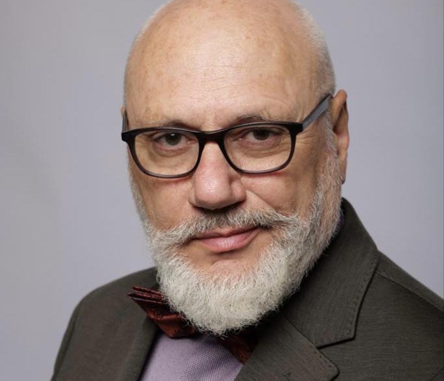 esential cristian andrei probabil cel mai cunoscut si scump psihoterapeut din bucuresti n are atestat are in schimb acuzatii de hartuire sexuala in cabinet 6911a9ad5386e