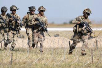 exclusiv ce spune dominic fritz intrebat daca ministrii usr au facut tot ce au putut ca sa impiedice redimensionarea trupelor americane 690760facd538