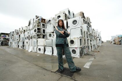 explozie de cumparaturi munti de deseuri fata nevazuta a black friday in romania 690cb89fe2009 3