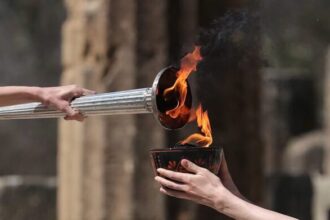 flacara olimpica pentru jo de iarna 2026 a fost aprinsa in grecia 69270afa808ed