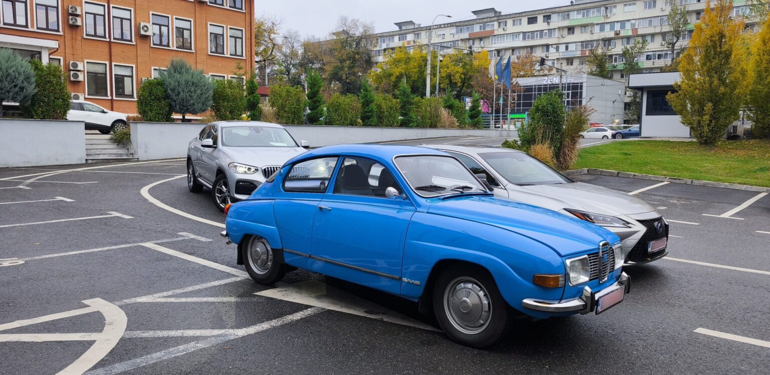 foto aparitie inedita la rar bucuresti grivita o masina saab 96 micuta lacrima din 73 a atras toate privirile 690e32caa15d1