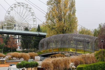 foto cum arata west side christmas market cu cateva zile inainte de deschiderea targului de craciun din s6 spoiler scena este pregatita pentru concerte 6924122a908f8