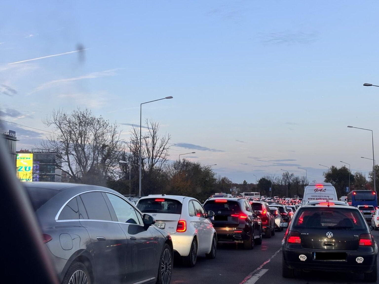 foto traficul pe dn1 intr o dupa amiza de luni de cosmar superior maine iau la mine trebuincioase pentru sarmale am timp sa infasor o oala mare ca pentru craciun 6908c5f504aea