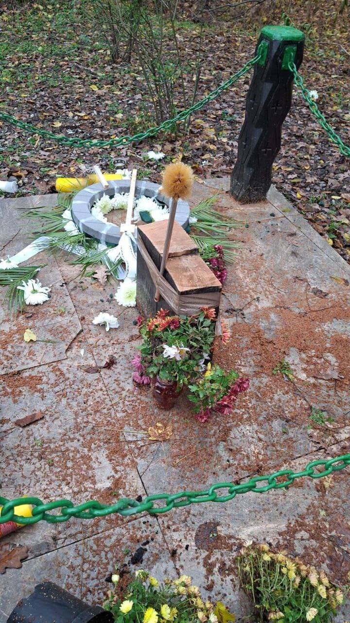 ilfov troita lui corneliu zelea codreanu a fost distrusa si inlocuita cu o perie de wc 692be5144a84e