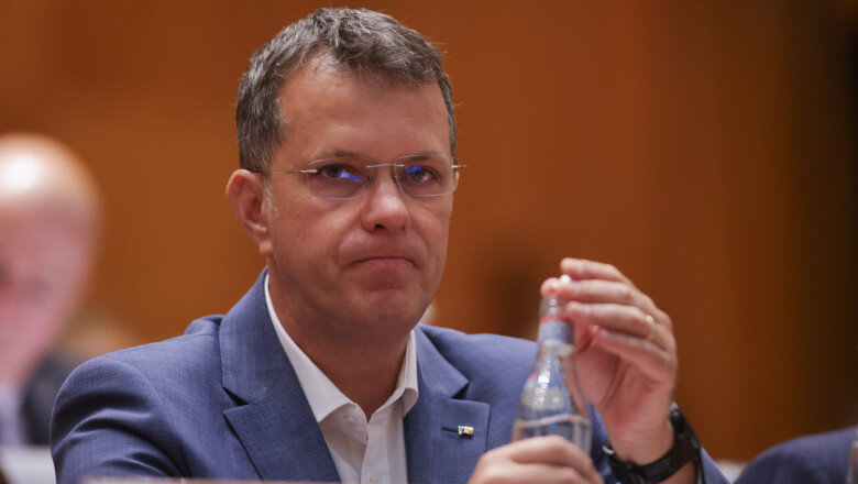 ionut mosteanu a absolvit anii iii si iv intr un singur an universitar legea le permitea acest lucru studentilor