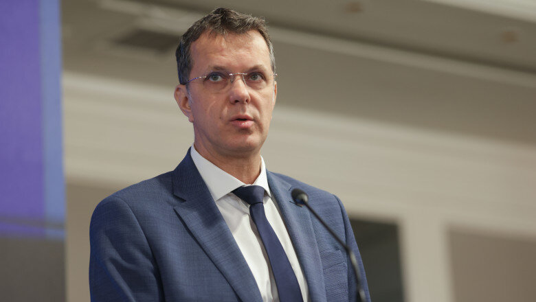 ionut mosteanu si a dat demisia ministrul apararii a luat decizia dupa scandalul diplomelor sale 69297dc317ec5