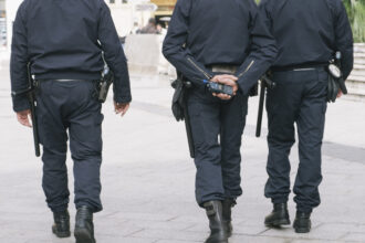 jandarmii nu vor mai pazi cladirile publice din bucuresti si din tara acum mai mult de jumatate dintre ei au acest serviciu santinele la guvern parlament ori ministere 691c623eb79ac