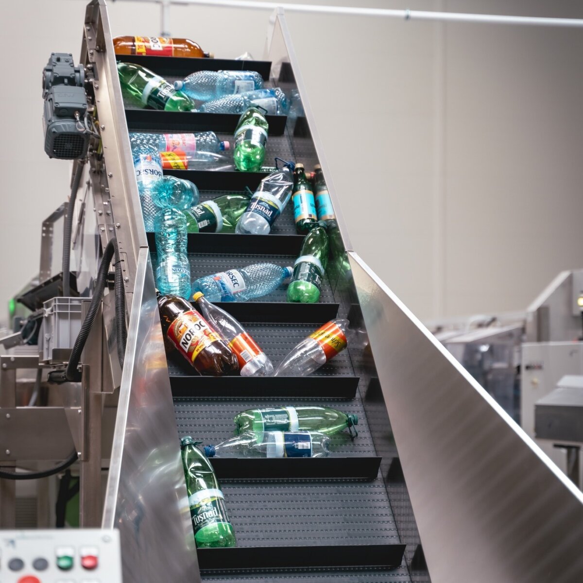 la doi ani de la lansare sistemul de garantie returnare se apropie de 8 miliarde de ambalaje returnate anunta returo 6926ccb570a19