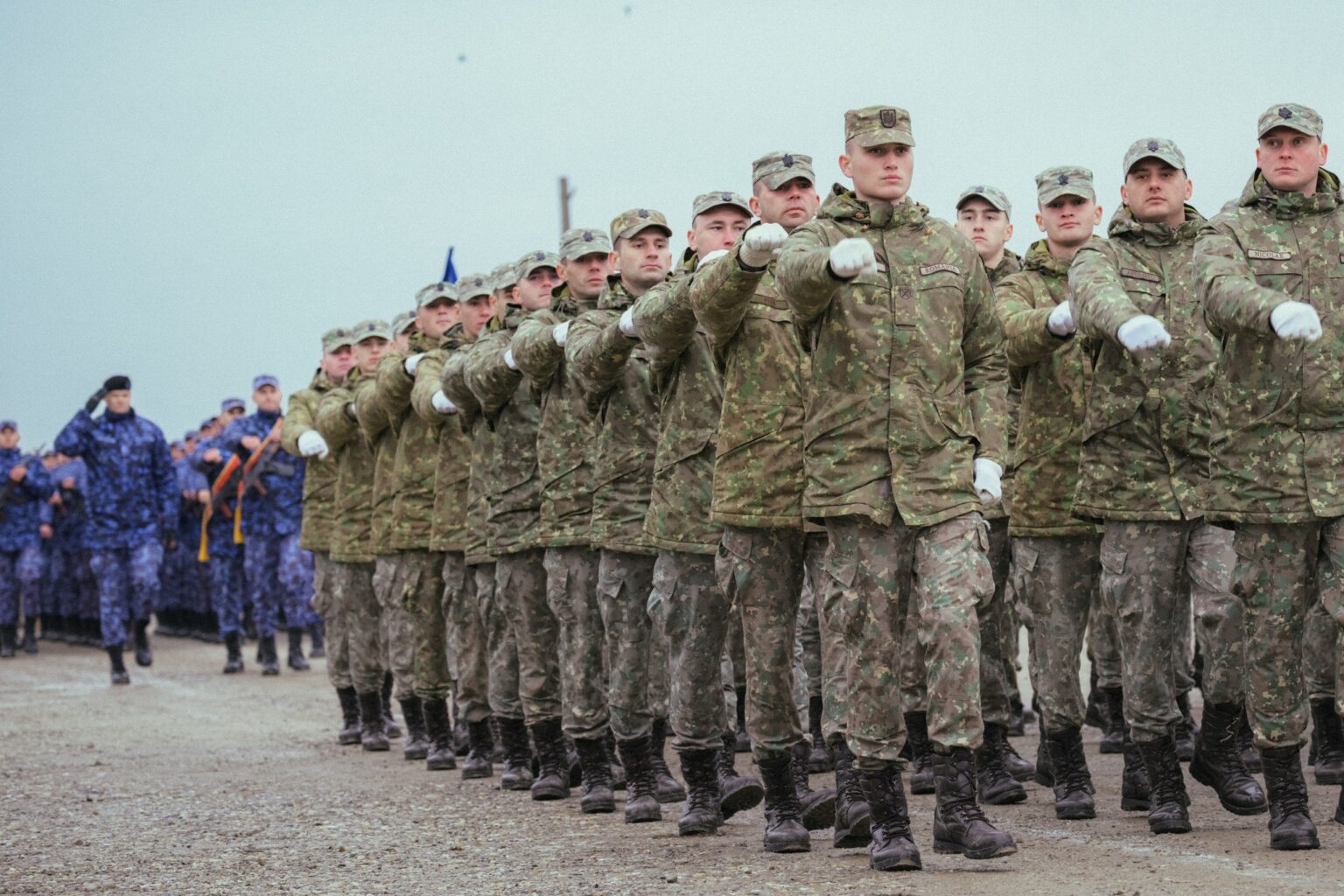 militarii romani fac repetitii pentru parada de 1 decembrie mapn pot genera temporar zgomot sau trafic ingreunat 691deeda4f16c