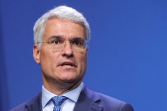 ministrul dragos pislaru atat timp cat cheltuim banii europeni nu avem cum sa intram in recesiune economica 692589372e714