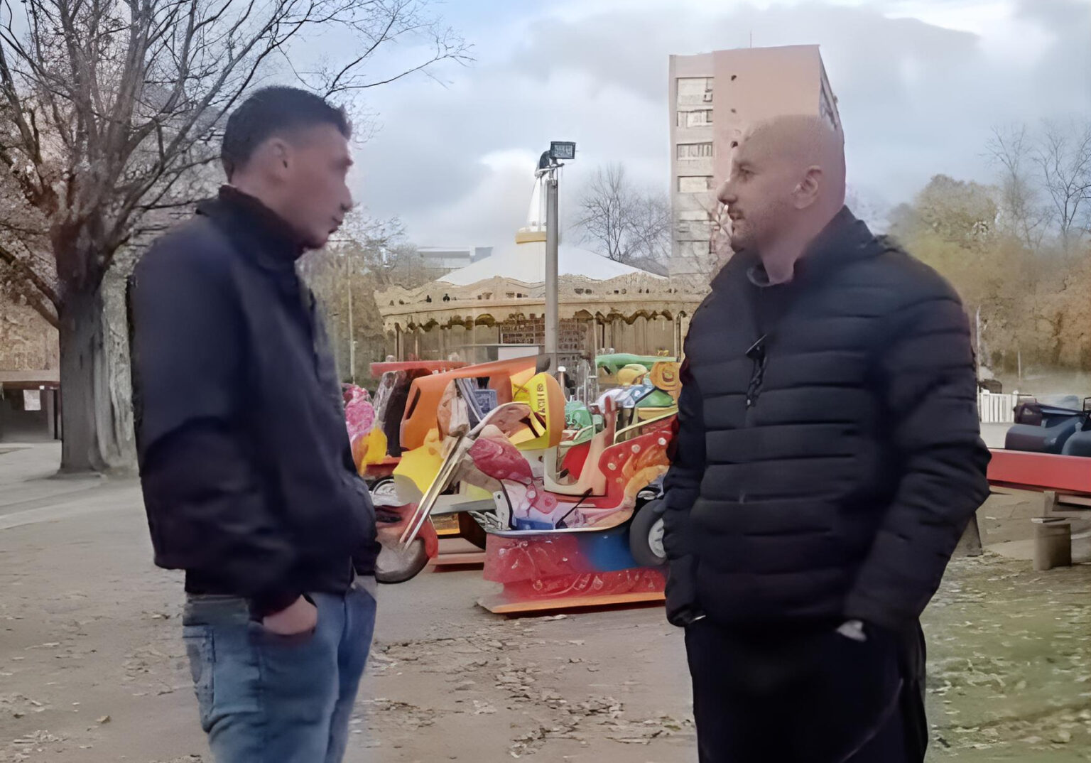 mushi land targ de craciun cu scandal in zona retrocedata din parcul ior acum cativa ani aici aparuse un balci ilegal cu tiribombe si pretentii de disneyland 69202df2a5c30