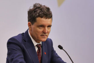 nicusor dan cere revenirea la o lege a salarizarii unitare exista diferente mari intre institutii si oamenii pleaca 69206d6e6a5d0 1