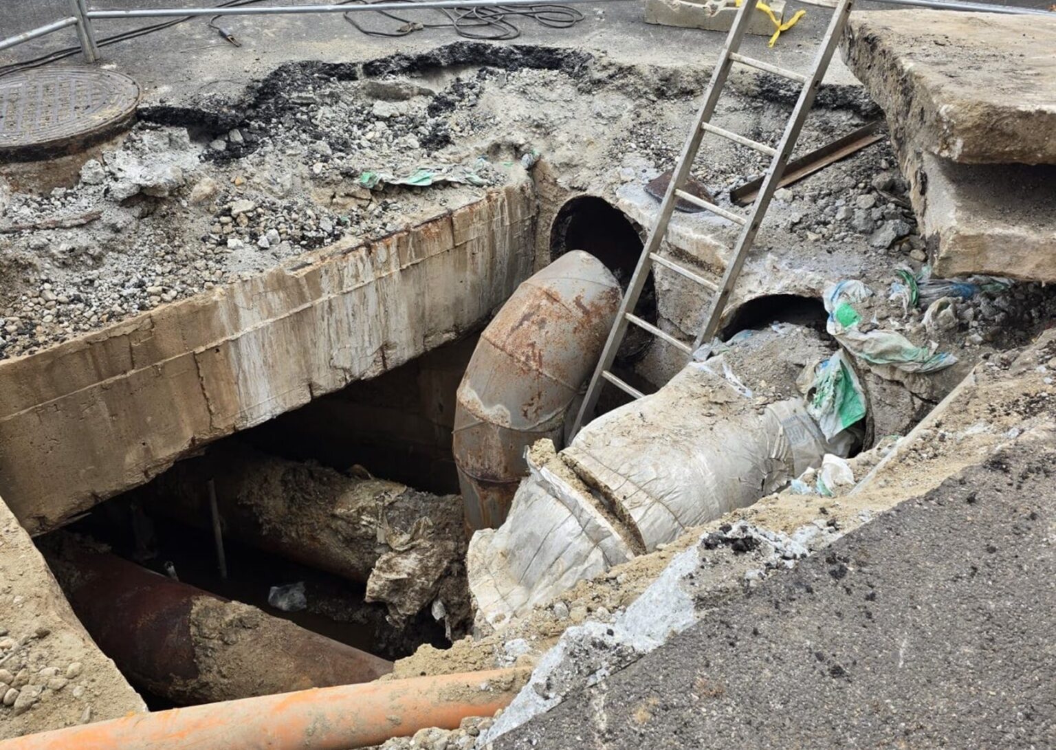 noi termo santiere pe mari bulevarde din bucuresti unirii iuliu maniu calea vacaresti aproape 500 de blocuri raman fara caldura si apa calda doar din aceasta cauza 691b0071c9171